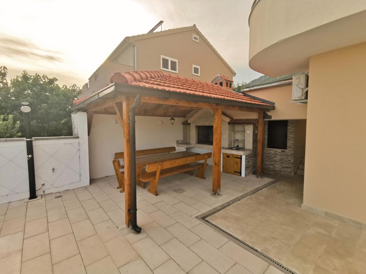 A4 Apartmani Kevic Kaštela المظهر الخارجي الصورة