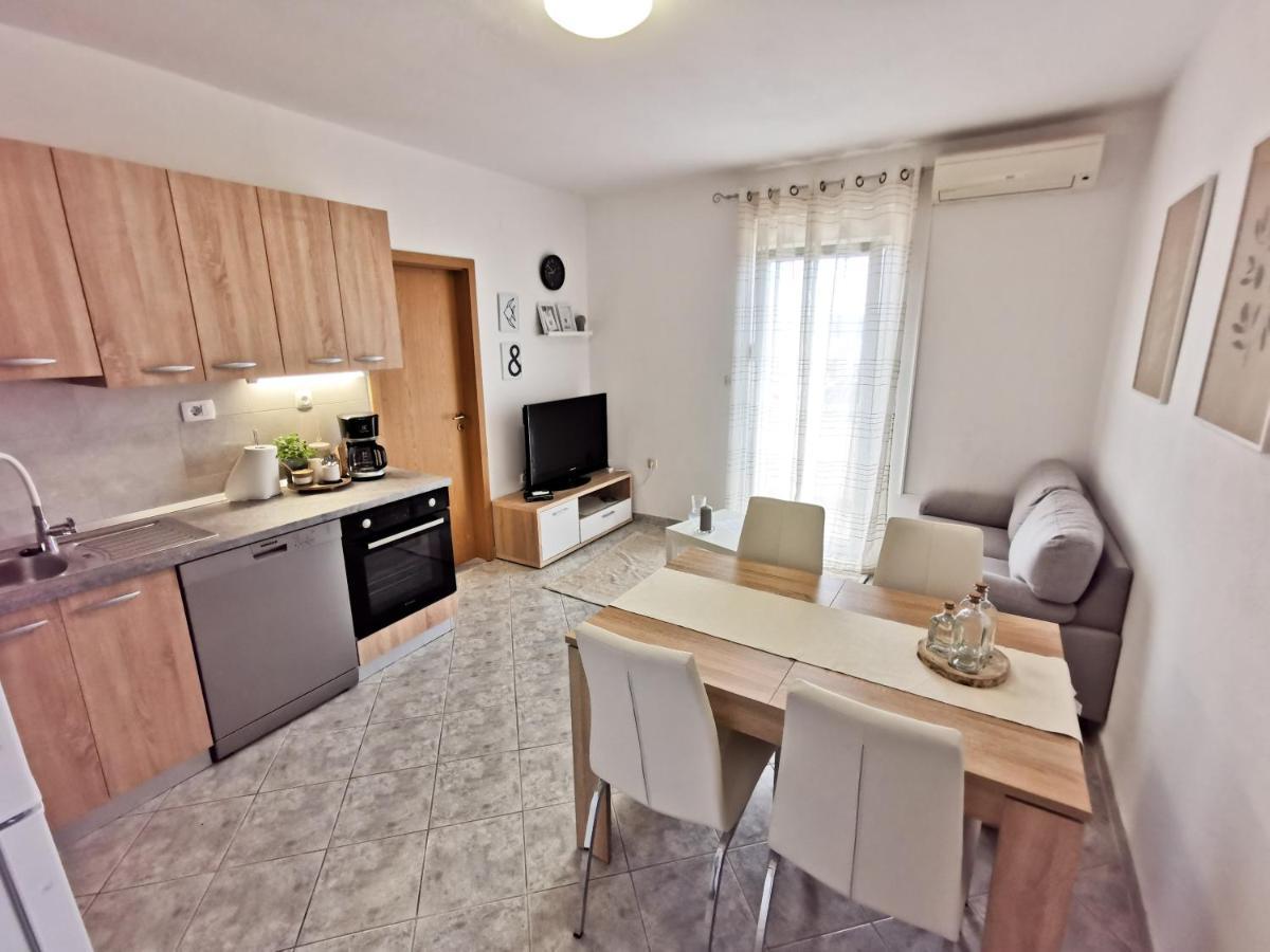 A4 Apartmani Kevic Kaštela المظهر الخارجي الصورة